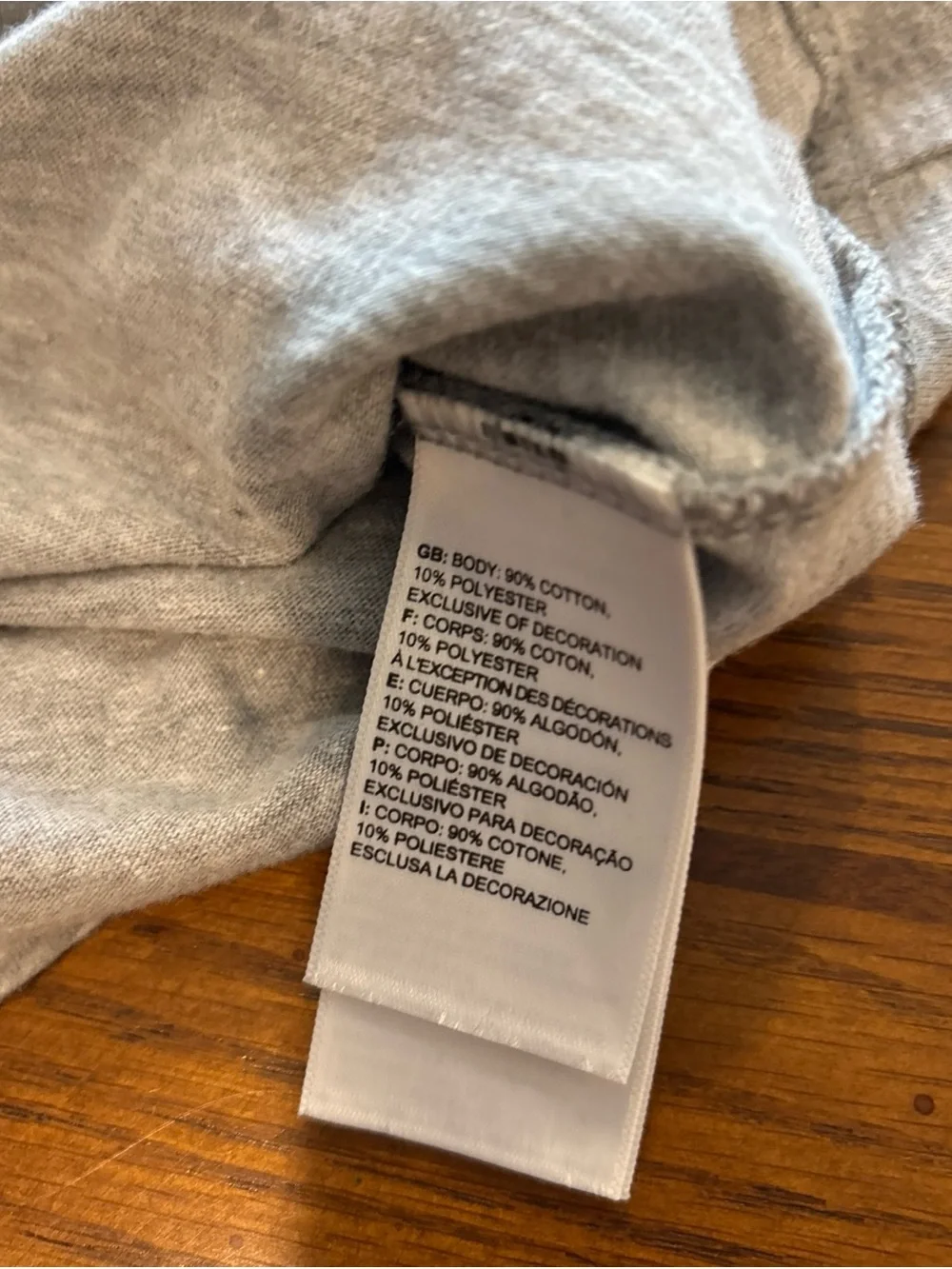 The North Face Women’s Size Large Gray Short Sleeve Shirt Bear Print - Picture 5 of 5